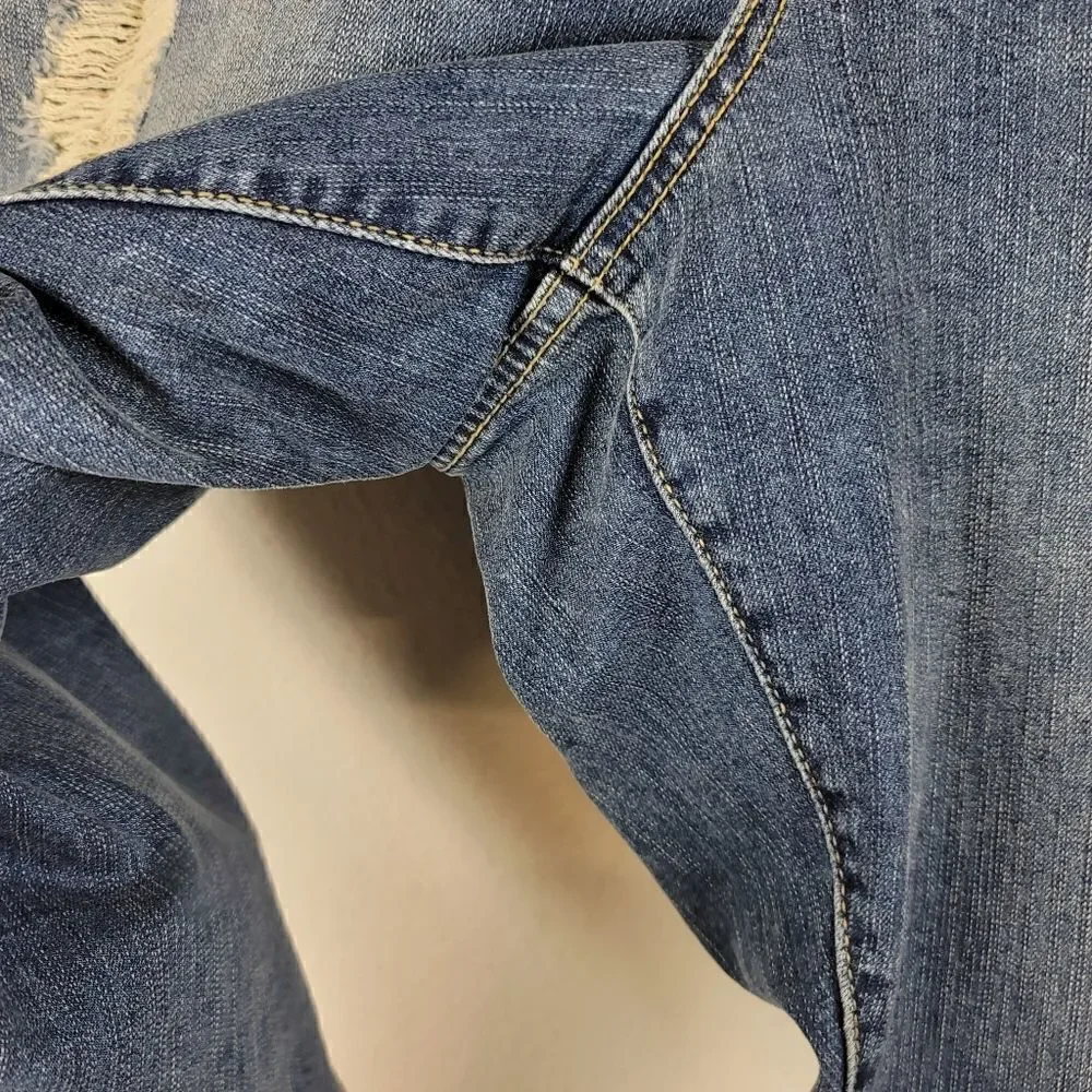 Torrid destroyed cropped skinny jeans